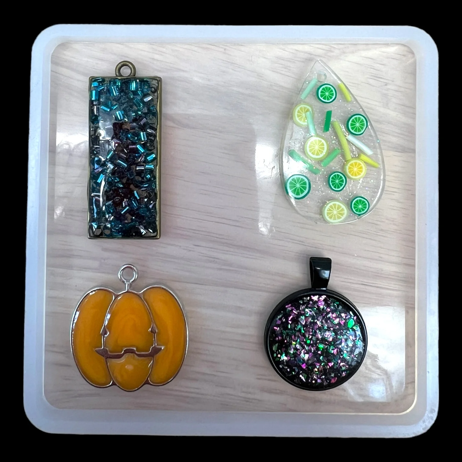 Stay Put Tray Mold for Backless Bezel UV Resin Jewelry - Image 5